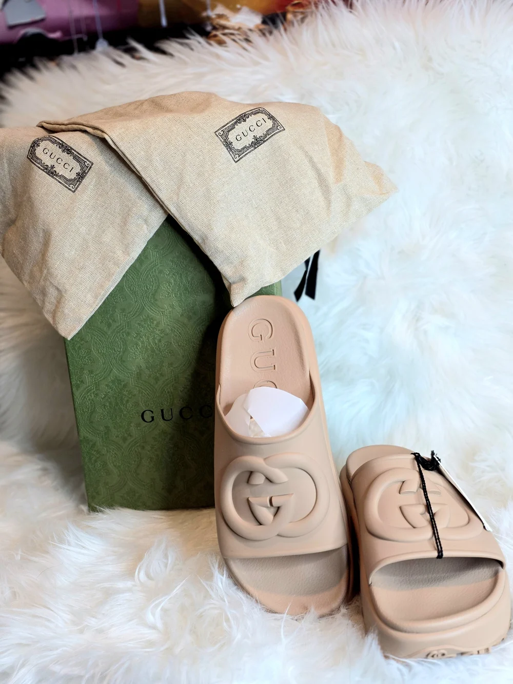 Gucci GG Tan Soft Rubber Logo Slide Sandals NWT Full Inclusion Size 41  $790.